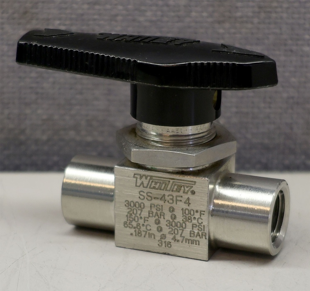 SS-43F4 BALL VALVE